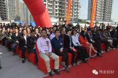 公司領(lǐng)導(dǎo)參加石家莊體驗店開業(yè)典禮